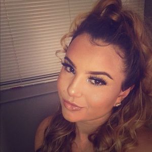 Meet your Posher, Cara